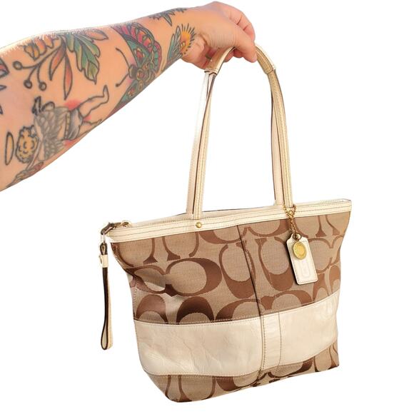 Coach Signature Canvas Tote White Leather Detail w/ Hangtag - Picture 4 of 8